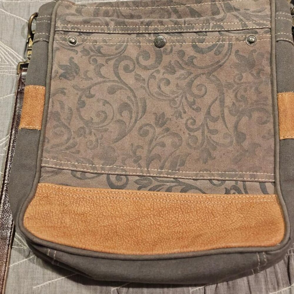 MYRA WALNUT SHOULDER BAG